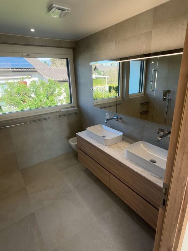 Salles de bain, pierre grise et marbre noir, photo 2 sur 9